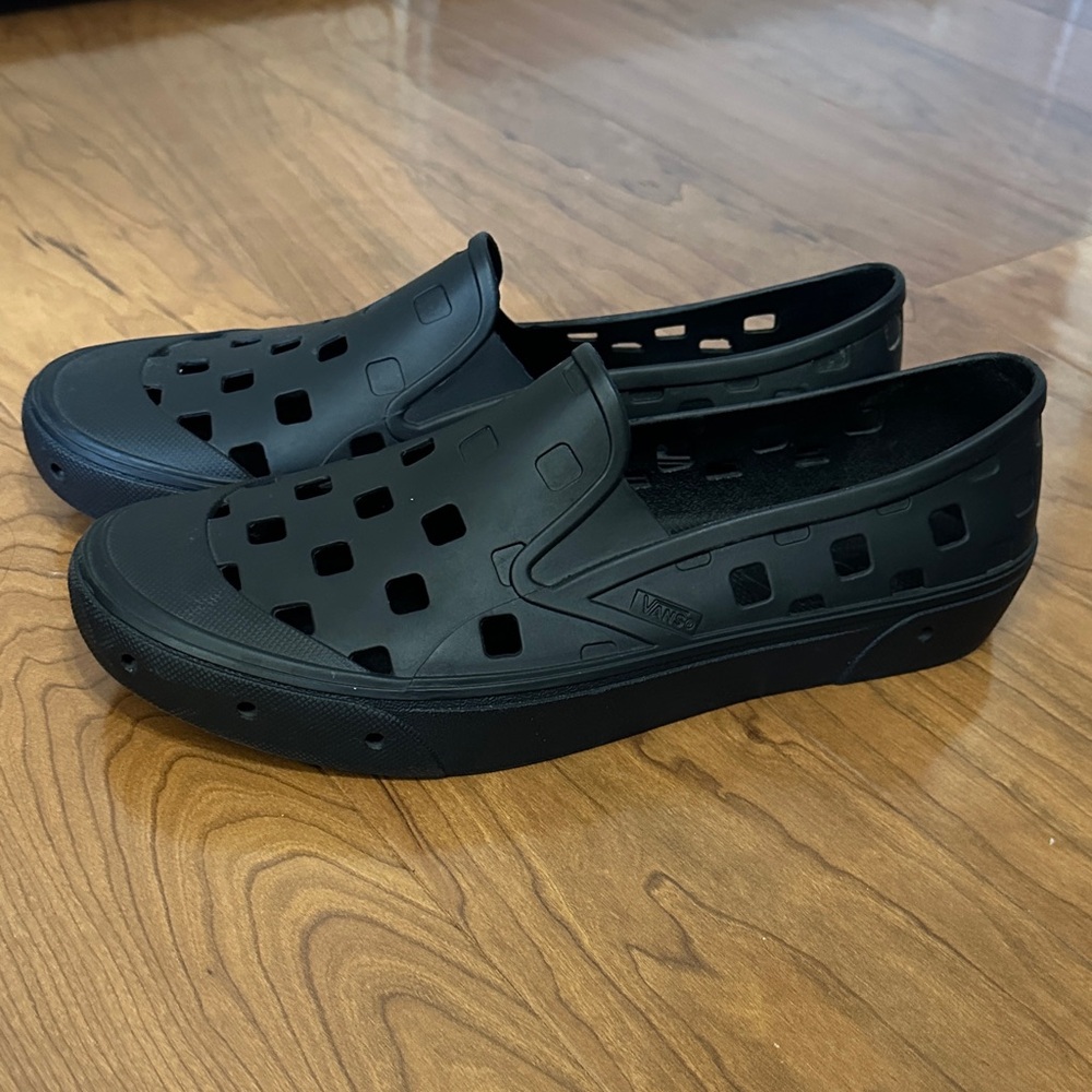 Vans Slip-On TRK — All Black (Vented Checkerboard)